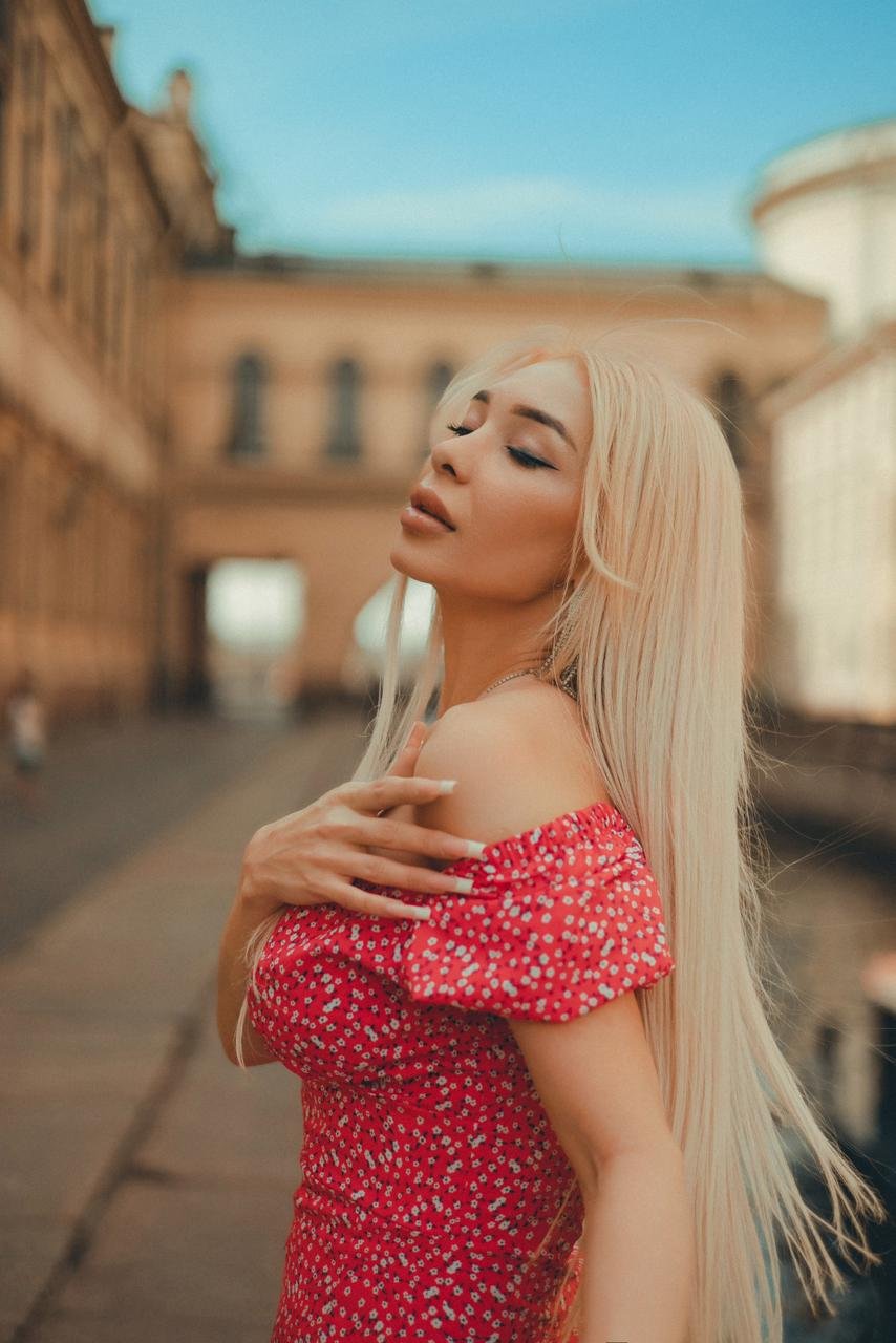 Карина - Индивидуалка Санкт-Петербурга +7(981)260-89-38